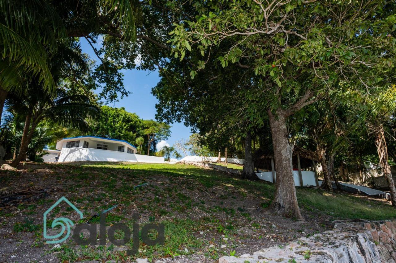 Villa Xtohil With Private Access To The Magic 7 Colors Lagoon Бакалар Екстериор снимка