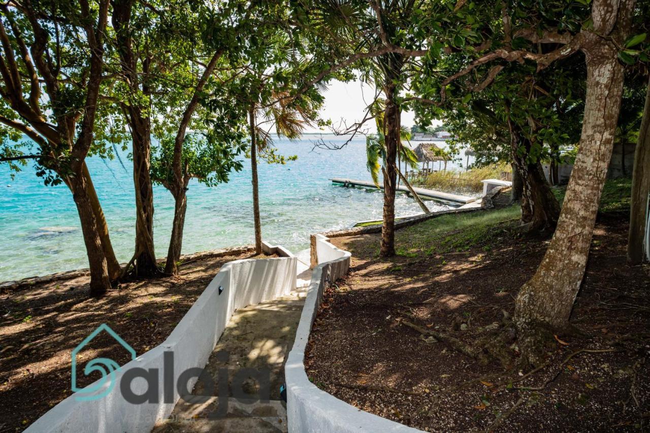 Villa Xtohil With Private Access To The Magic 7 Colors Lagoon Бакалар Екстериор снимка