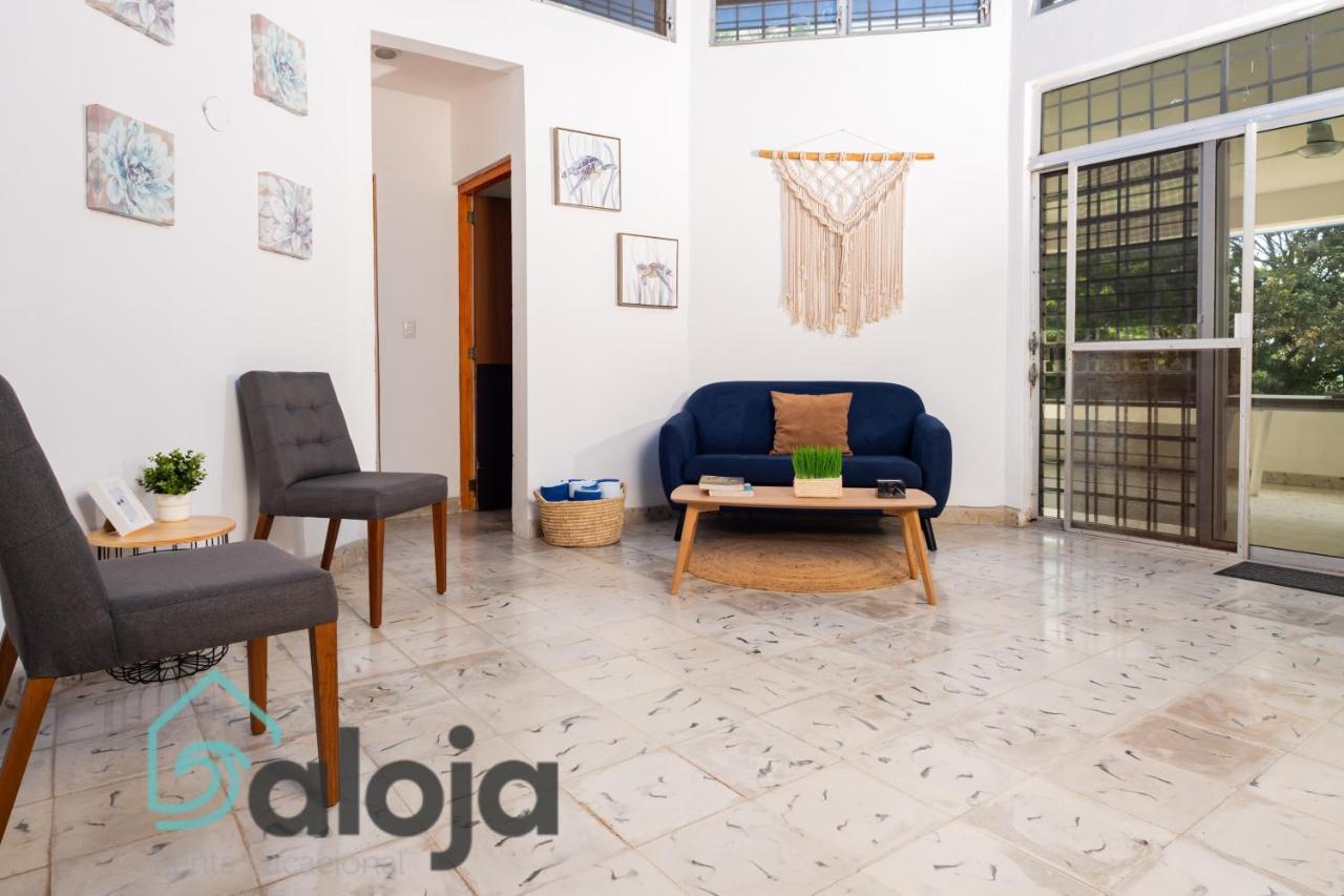 Villa Xtohil With Private Access To The Magic 7 Colors Lagoon Бакалар Екстериор снимка