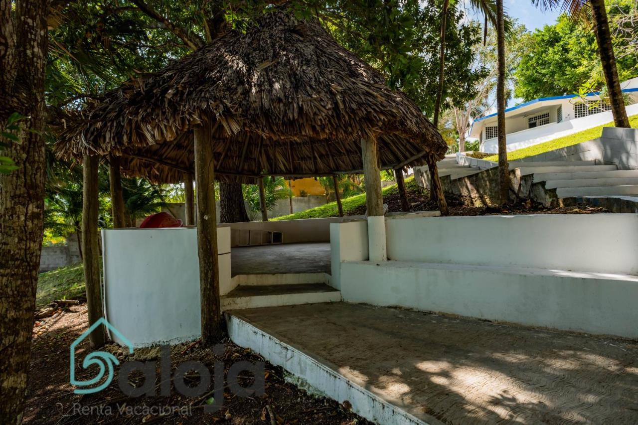 Villa Xtohil With Private Access To The Magic 7 Colors Lagoon Бакалар Екстериор снимка