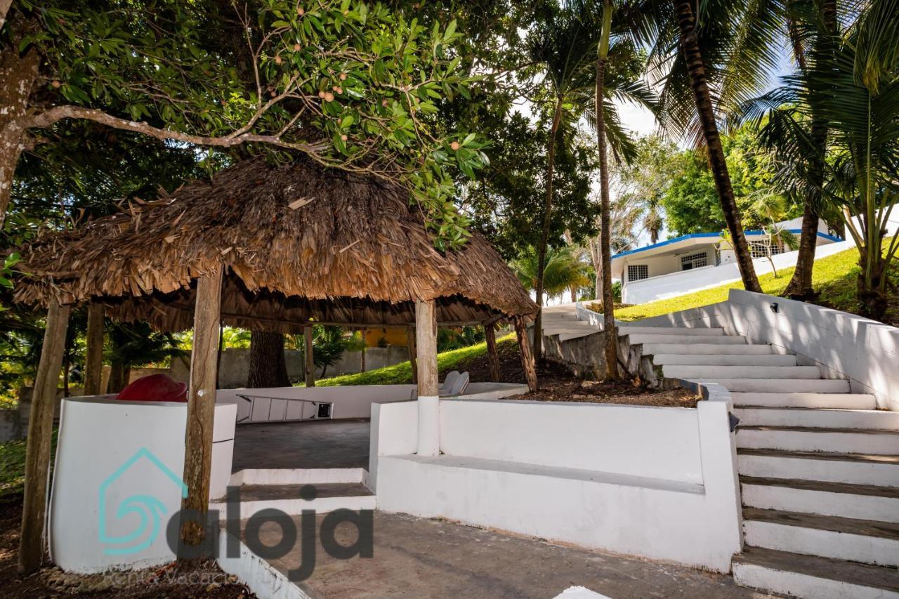 Villa Xtohil With Private Access To The Magic 7 Colors Lagoon Бакалар Екстериор снимка